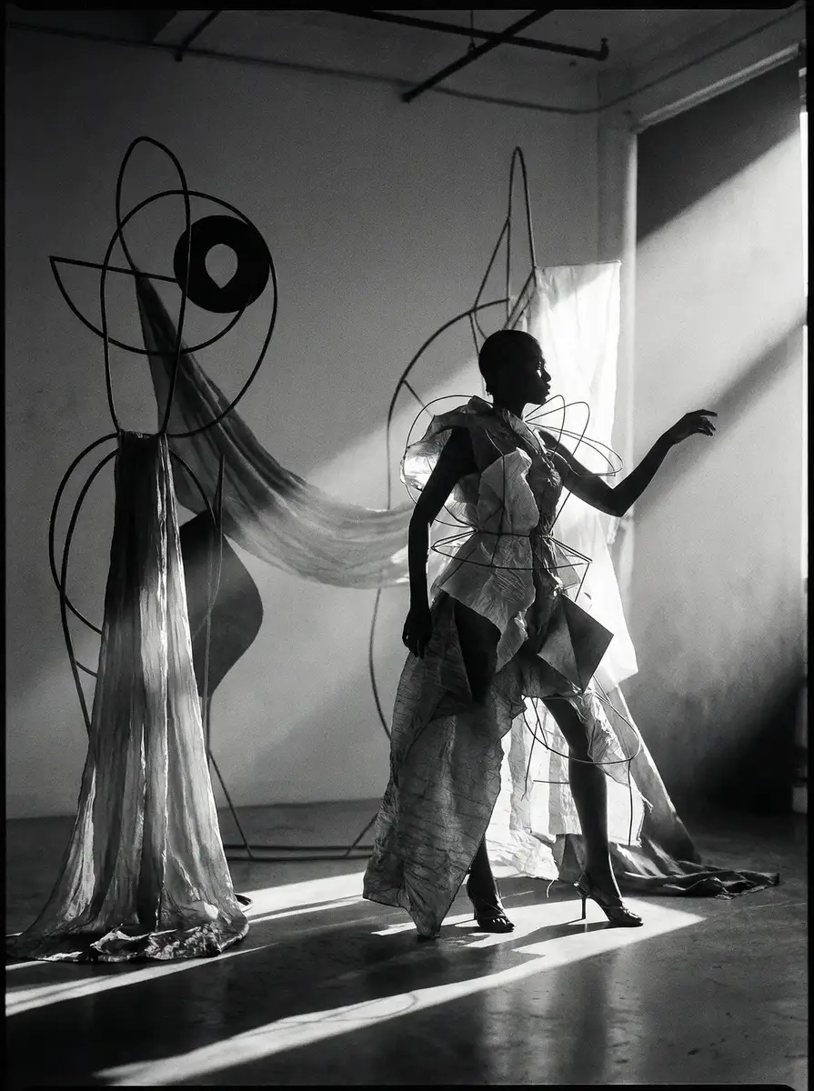 苍月奥特曼蓝版全集在线观看免费 灵感橱窗 先锋艺术装置时装